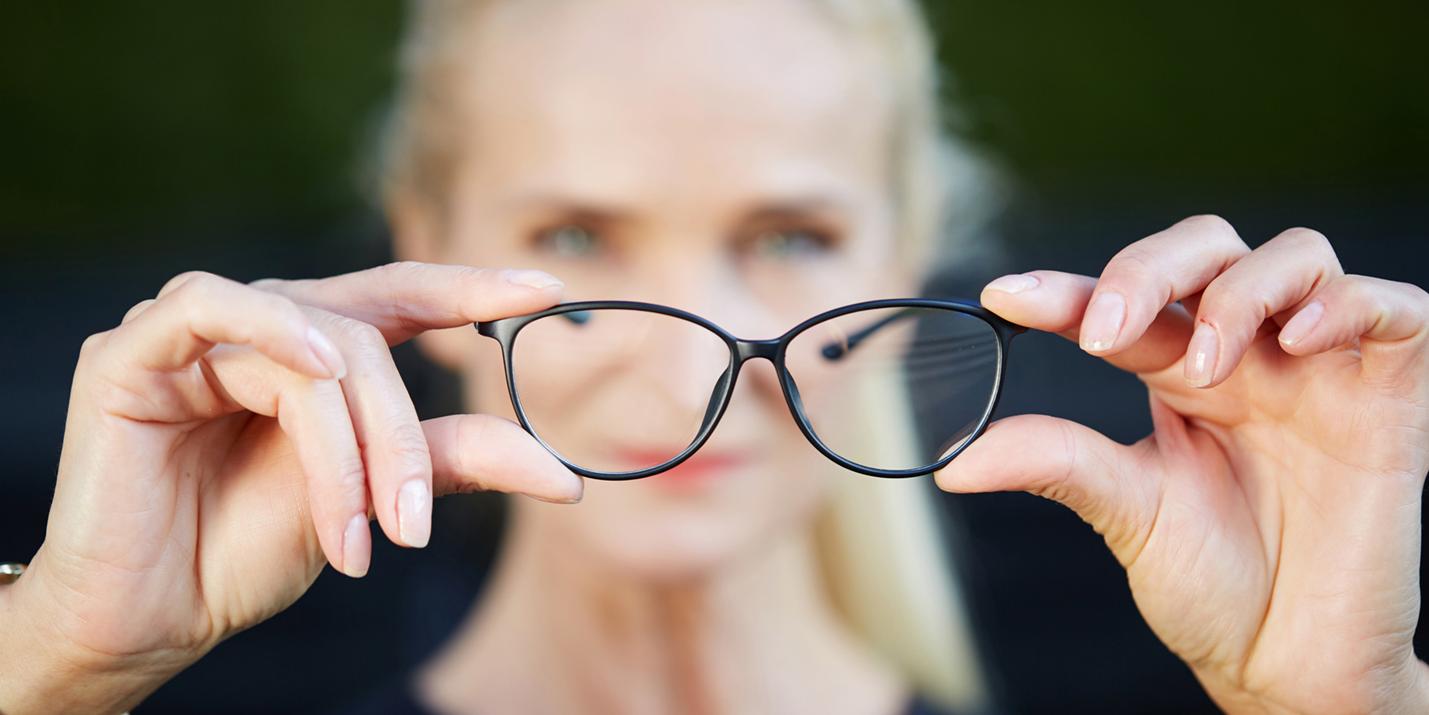 度數太深、太淺或適配不佳：不合適的眼鏡鏡片對眼睛有甚麼負面影響？