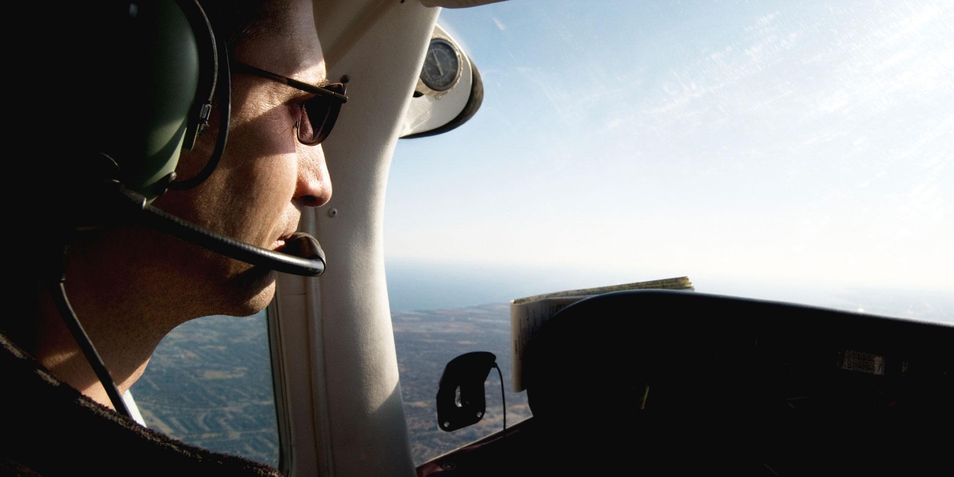 飛機師專用眼鏡——雲端上的完美視力
