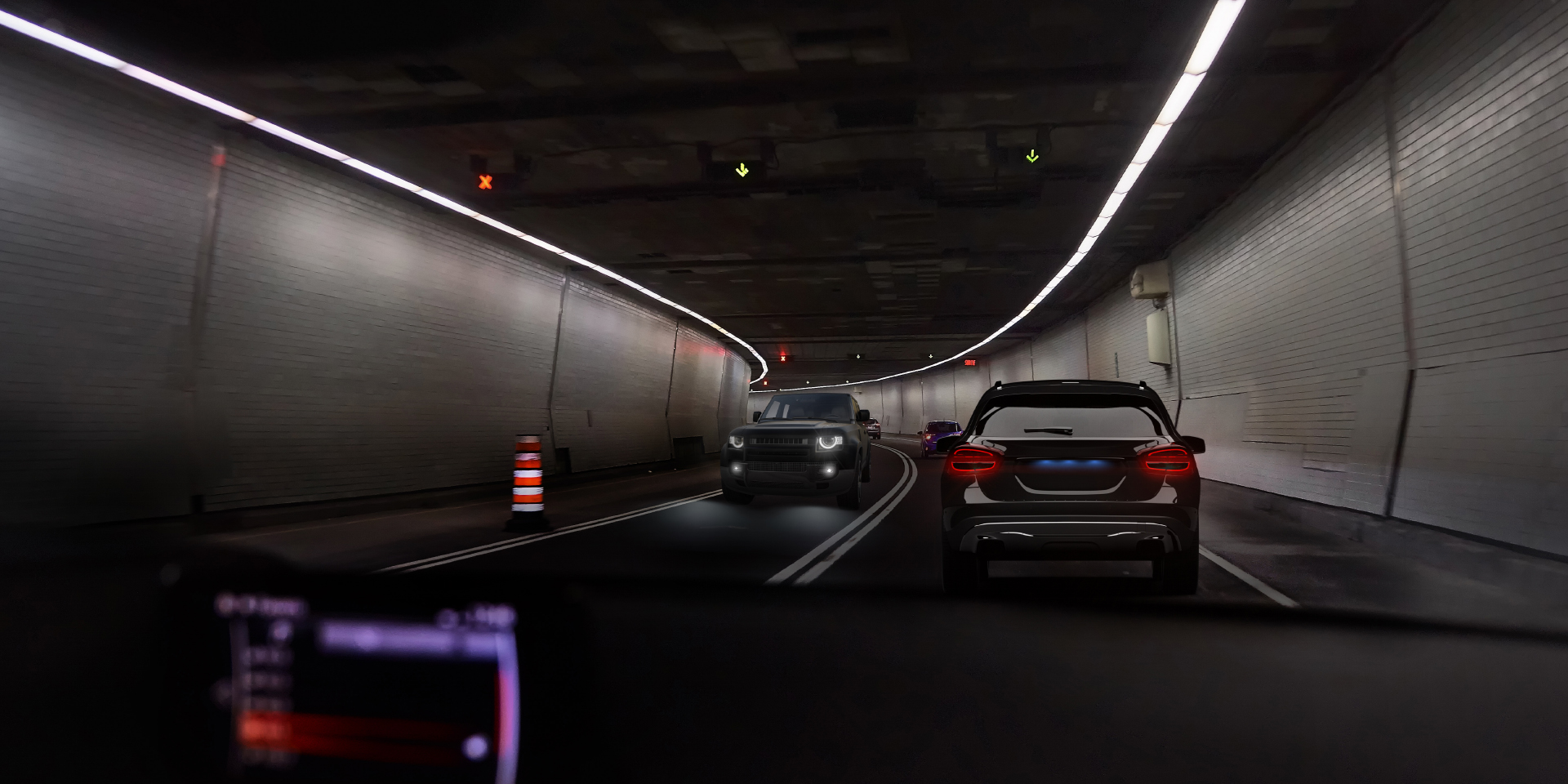 兩張對比圖：一名駛入隧道中的駕駛者看到車輛迎面而來的視野，一張圖顯示來自汽車和隧道燈的眩光，另一張圖則顯示眩光明顯減少。
