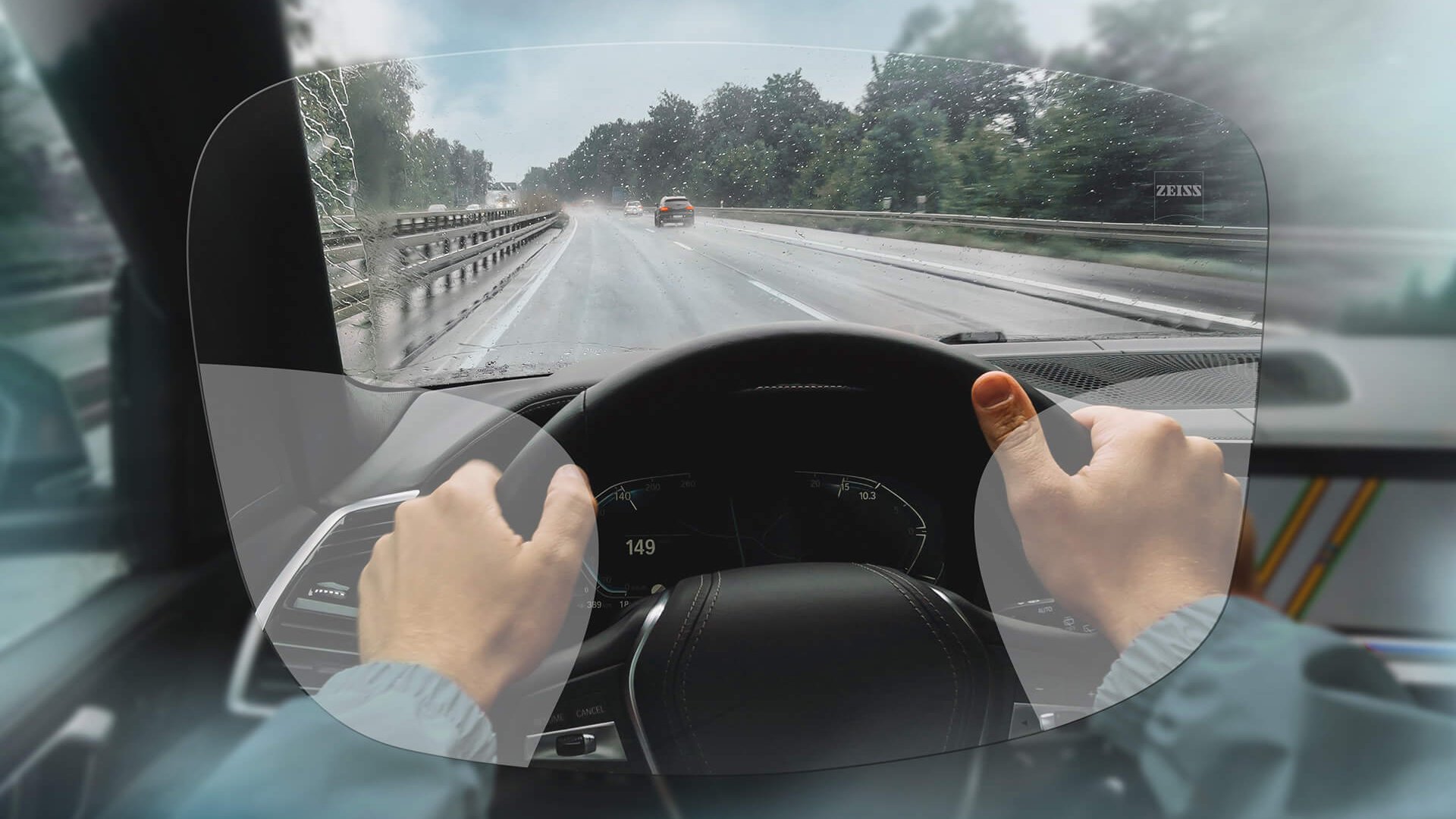 清楚呈現蔡司 DriveSafe 漸進鏡片。圖片顯示透過鏡片看到的景象。 