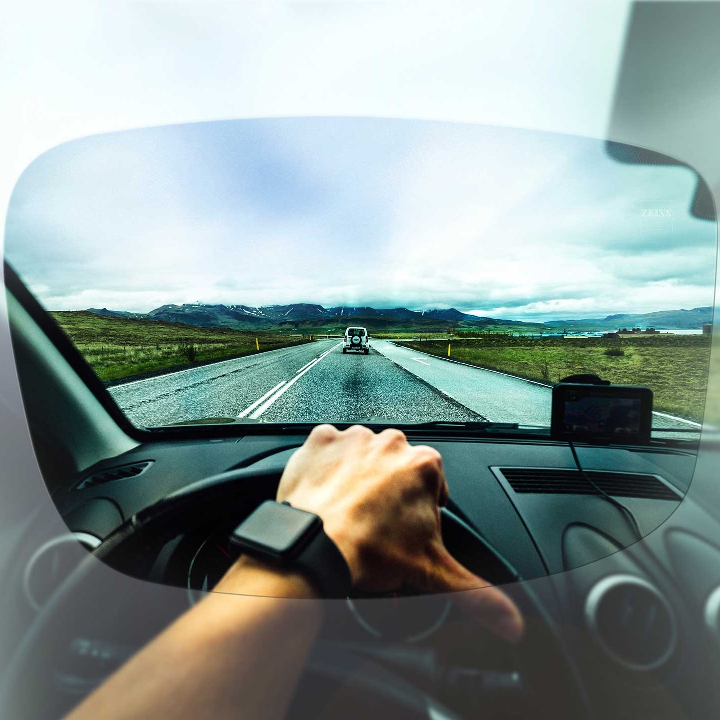 透過 Drive 系列的蔡司鏡片，駕駛者可清晰地看到街道和風景
