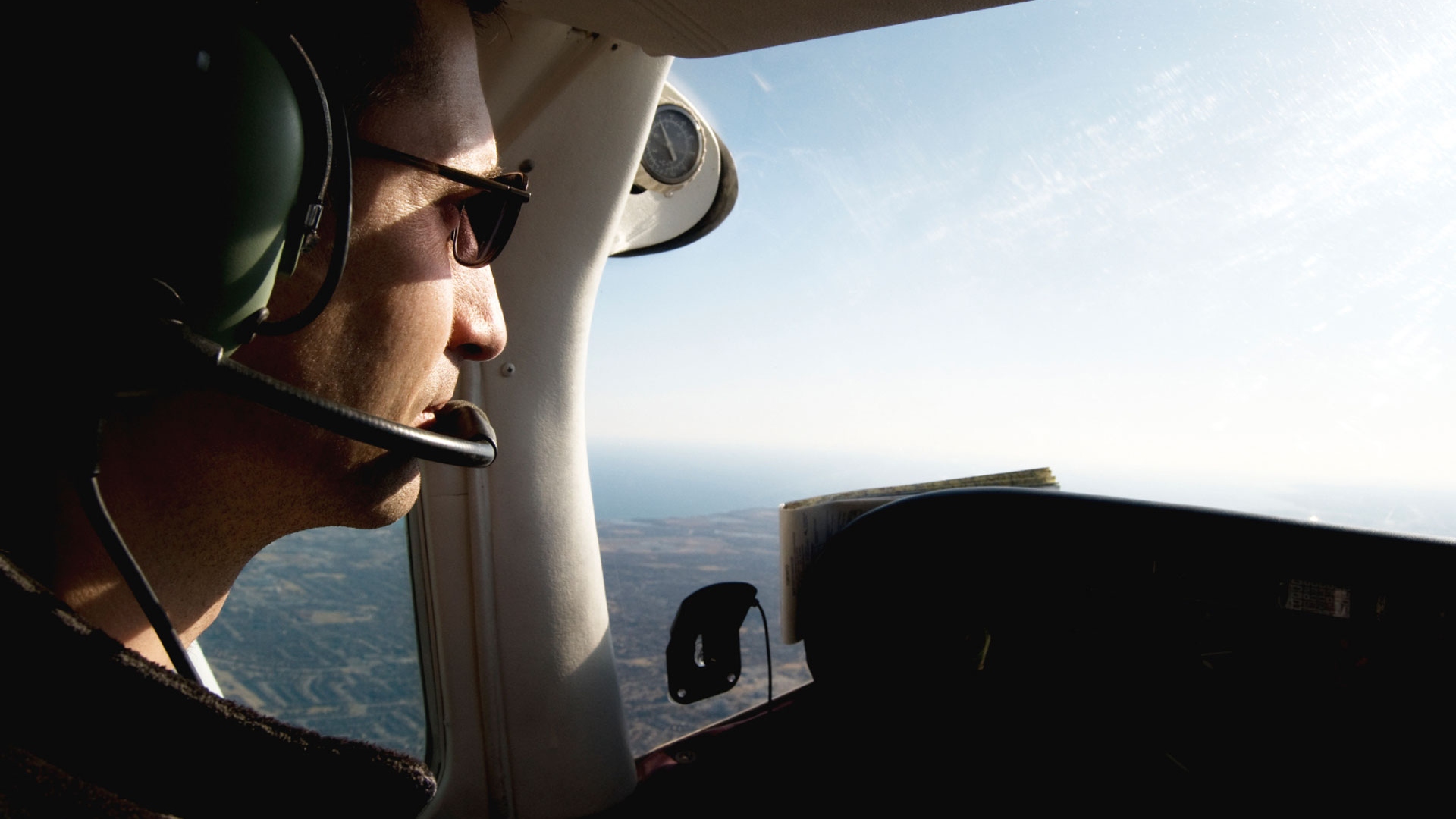 Spectacles for pilots – perfect vision even above the clouds